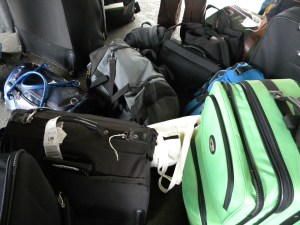 GSE Team vs. Luggage